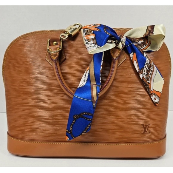 Louis Vuitton Epi Alma PM Duffle AR0927 with lock & key - Picture 1 of 10